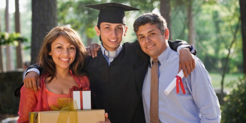graduating college with parents