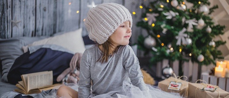 Managing-Gift-Expectations-with-Kids-During-the-Holidays-Wordpress-1